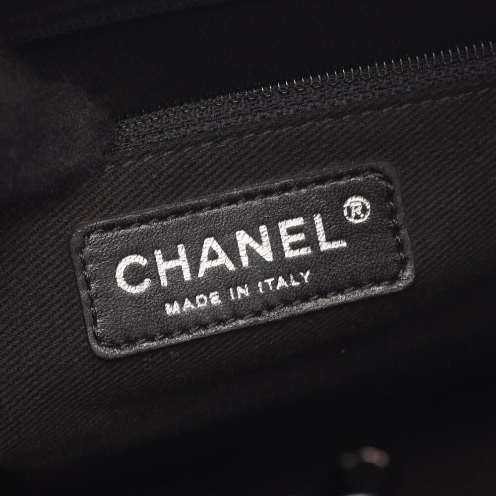 CHANEL Black Leather Tote Bag - Picture 4 of 10